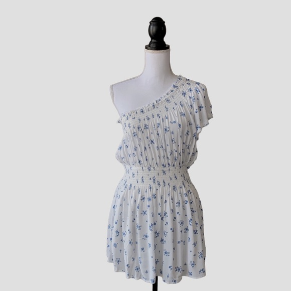 Skylar + Madison Dresses & Skirts - SKYLAR+MADISON ONE SHOULDER FLORAL MINI DRESS